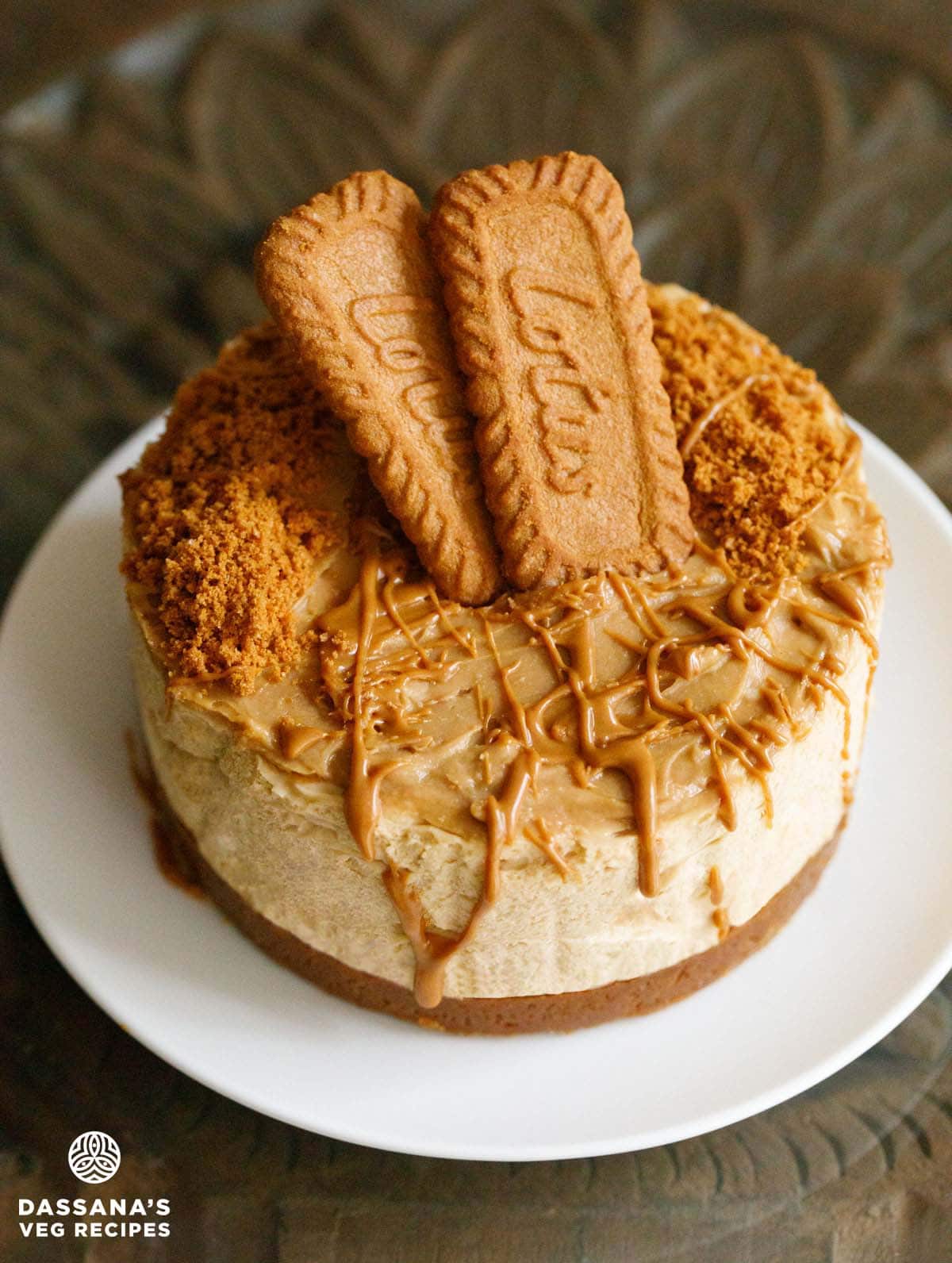 No-bake biscoff cheesecake with toppings.